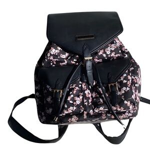 HP🏆 Stylish Floral Backpack by‎ Victoria's Secret: A Fashionable Must-Have